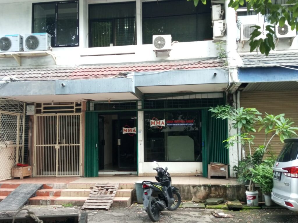 Ruko 2 lantai di Meruya Selatan, Kec. Kembangan Jakarta Barat yang menjadi kantor PT Masa Metonia Abadi (Foto: Tim Kolaborasi tahun 2023)