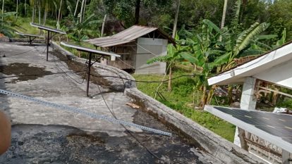 PLTS mandiri yang dibangun di rumah-rumah warga di Pulau Sangiang, Serang (Foto: Aris Eka Arsana)