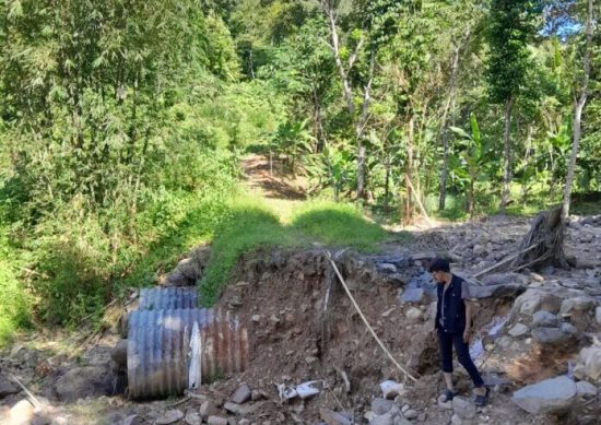Bekas pipa di lokasi rencana geothermal di Padarincang, Kabupaten Serang (Foto: Aris Eka Arsana)